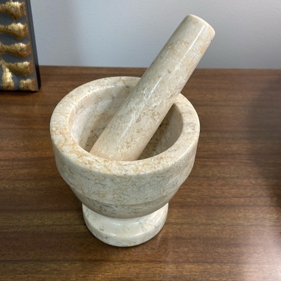 Mortar & Pestle - Picture 1 of 7